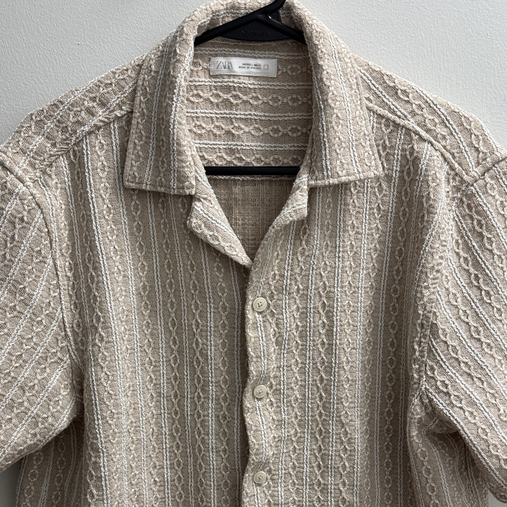 Zara Men's Cream Patterned Button Down Shirt